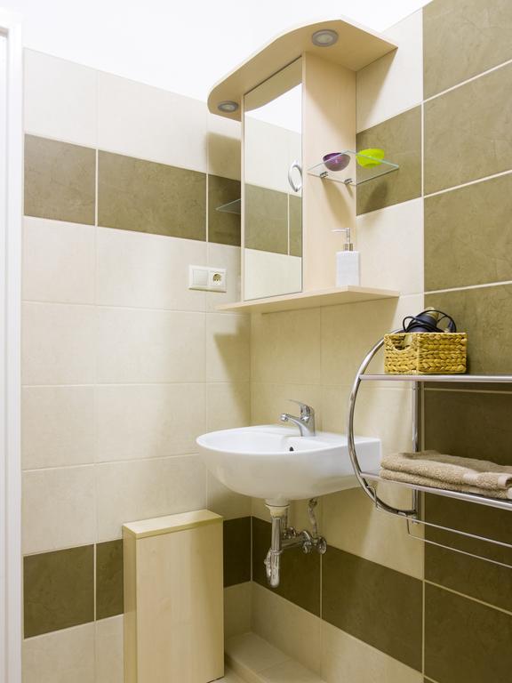 Aqua Apartman Gyula Zimmer foto
