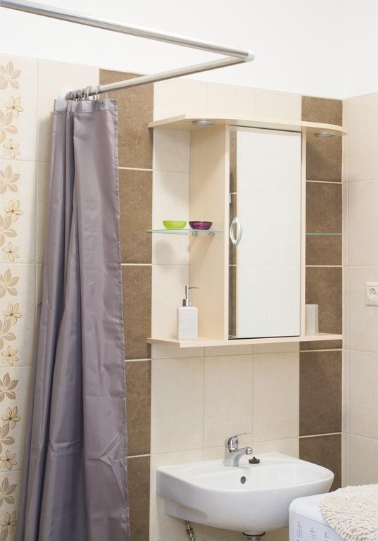 Aqua Apartman Gyula Zimmer foto